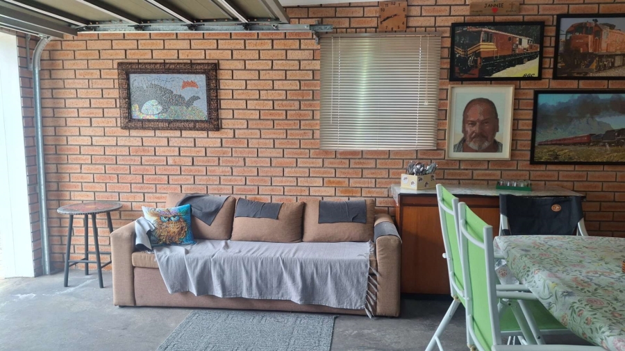2 Bedroom Property for Sale in Hartenbos Central Western Cape